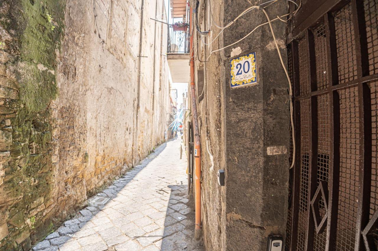 Casa Vacanze Decumano 18 Napoli Esterno foto